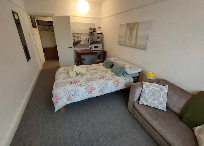 Guest Suite 50M From The Beach